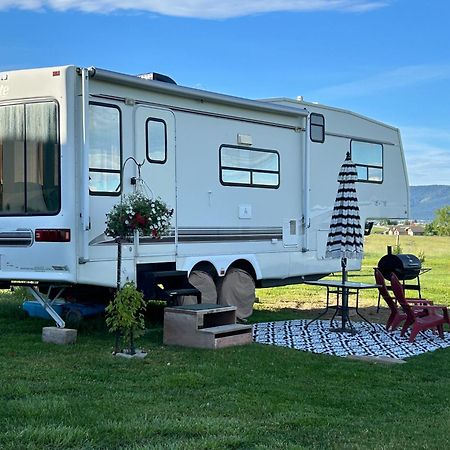Mission Mountain Camper Apartment Saint Ignatius Exterior foto